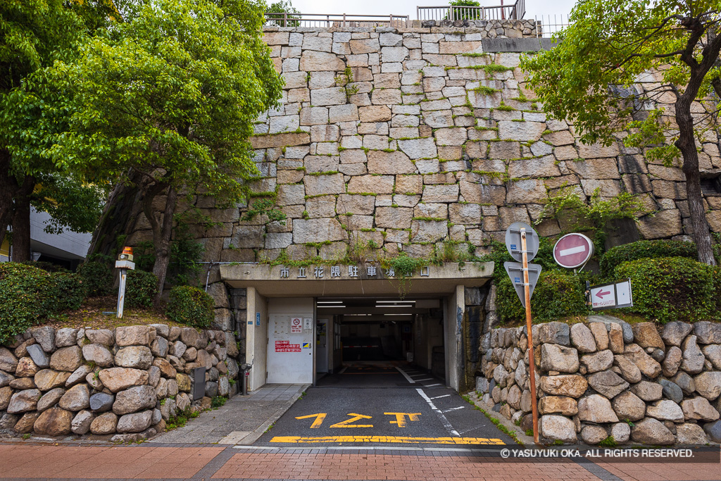 神戸市立花隈駐車場