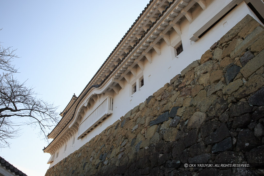 軒唐破風の出格子窓・ロの渡櫓北面