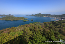 カレイ山展望公園から能島城 | 高解像度画像サイズ：4090 x 2726 pixels | 写真番号：1P3J5405 | 撮影：Canon EOS-1Ds Mark III