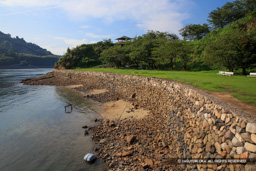 木柱出土地と南部平坦地 | 高解像度画像サイズ：5472 x 3648 pixels | 写真番号：IMG_4304 | 撮影：Canon EOS 6D