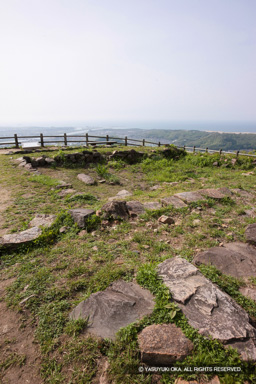 天守櫓跡 | 高解像度画像サイズ：3744 x 5616 pixels | 写真番号：1P3J4483 | 撮影：Canon EOS-1Ds Mark III