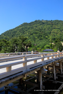 復元された大手橋と久松山 | 高解像度画像サイズ：4480 x 6720 pixels | 写真番号：5D4A1073 | 撮影：Canon EOS 5D Mark IV