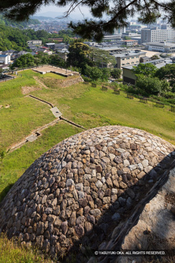 天球丸の巻石垣 | 高解像度画像サイズ：3605 x 5408 pixels | 写真番号：5D4A1168 | 撮影：Canon EOS 5D Mark IV