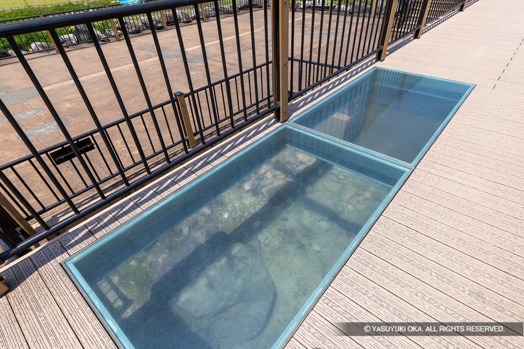 天守台礎石展示