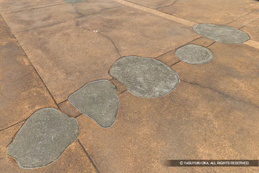 天守台礎石展示