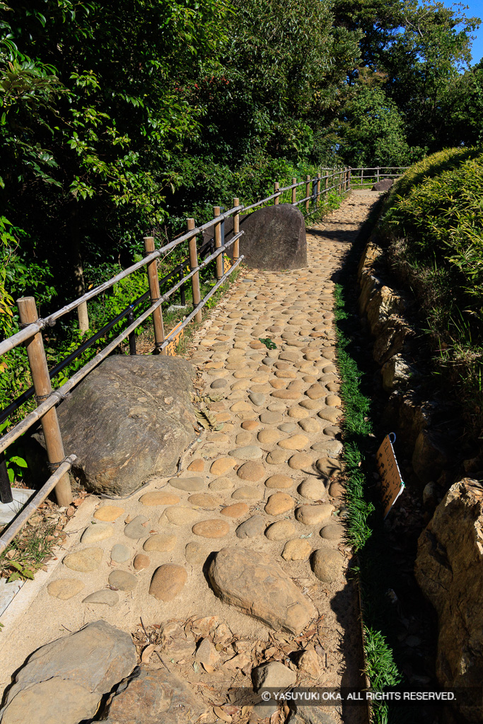 玉石敷遺構