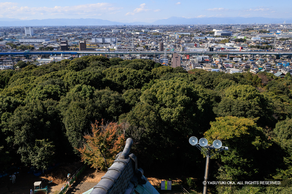 天守より西を望む（関ヶ原方面）