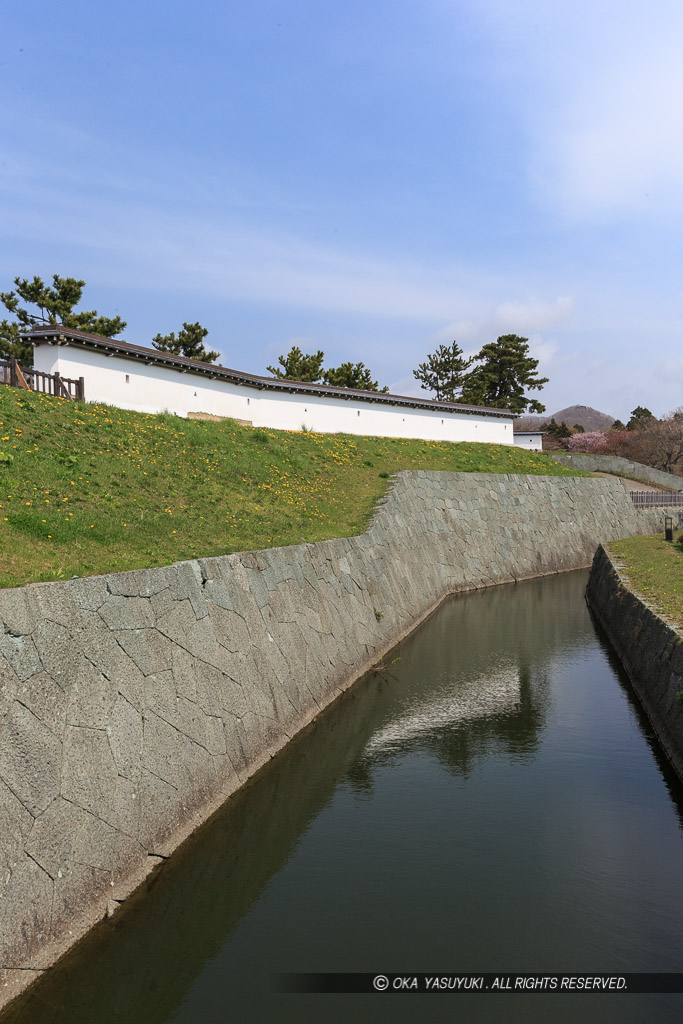 松前城二ノ丸土居と堀