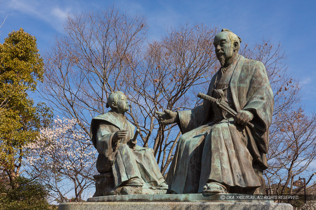 徳川斉昭公・七郎麻呂（慶喜公）銅像