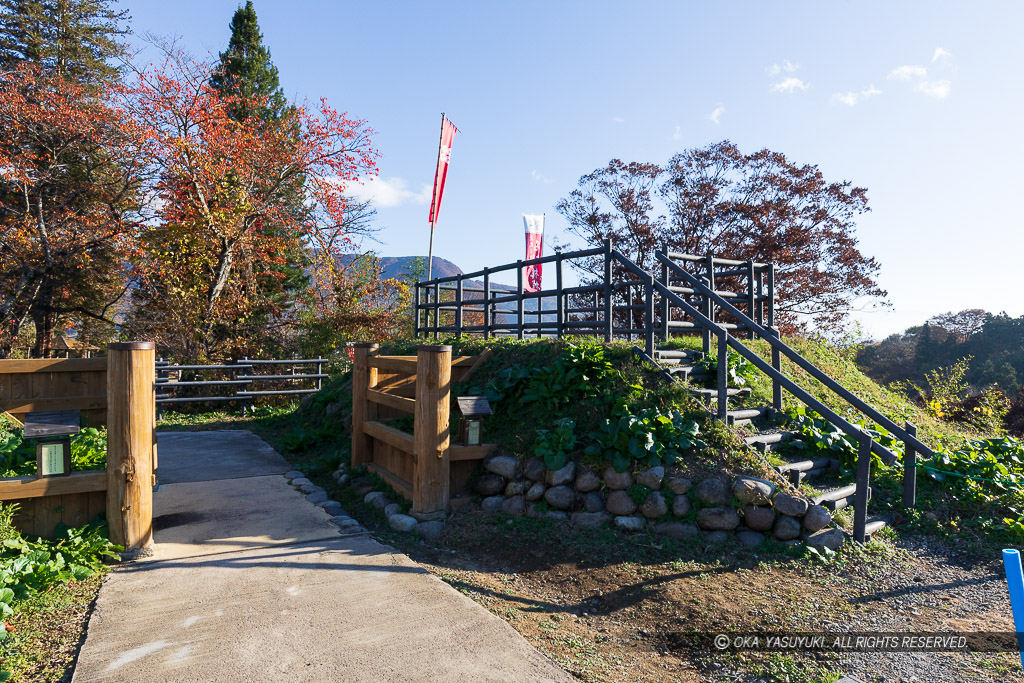 二郭北虎口・復元土塁