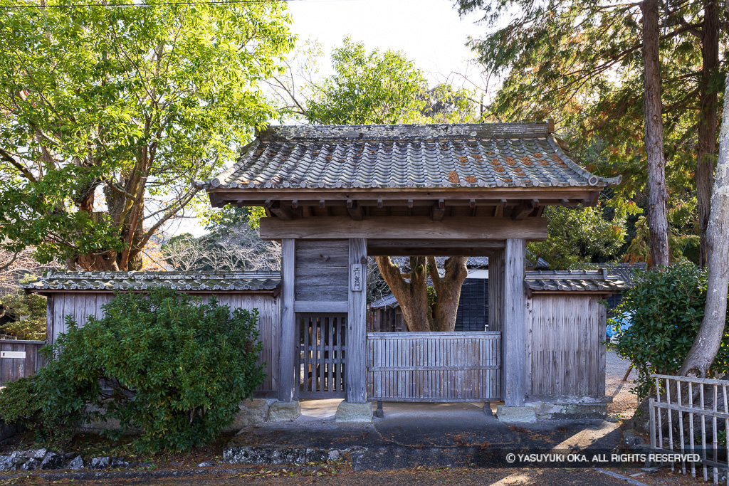 江川家裏門